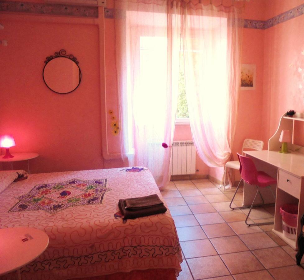 ローマ Max House Bed & Breakfast エクステリア 写真
